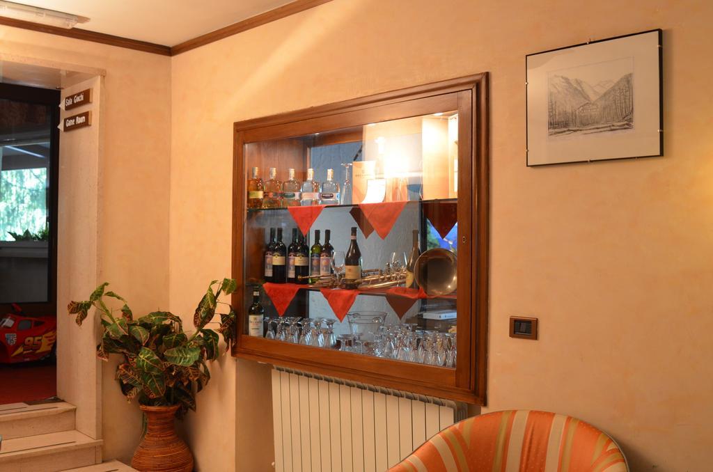 Hotel Rosa Serenella Bardonnèche Extérieur photo