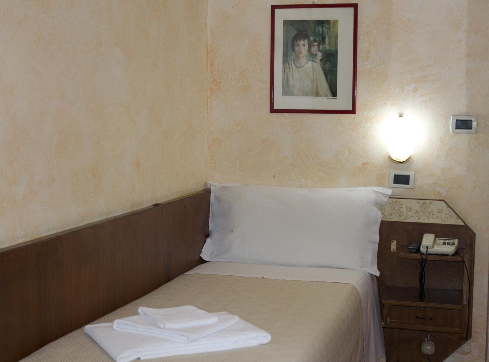 Hotel Rosa Serenella Bardonnèche Chambre photo